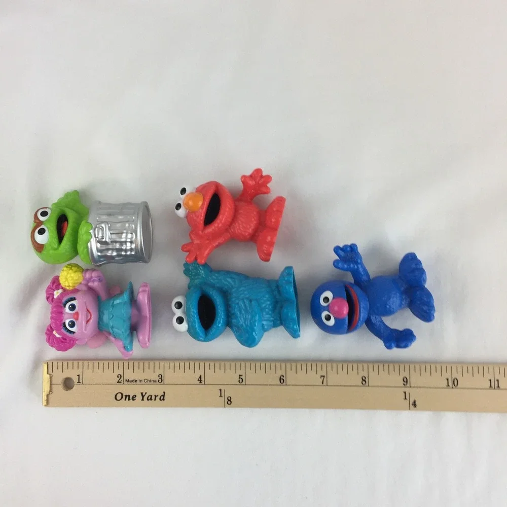 Hasbro Sesame‎ Street Toy Figures 3in Elmo Cookie Monster Abby Oscar Grover